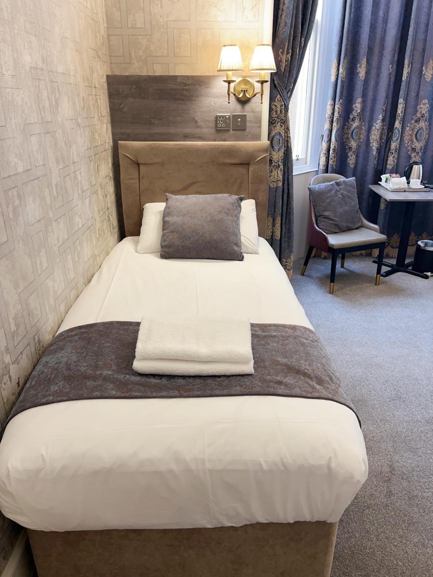 Alexander Guest House เอดินบะระ ภายนอก รูปภาพ